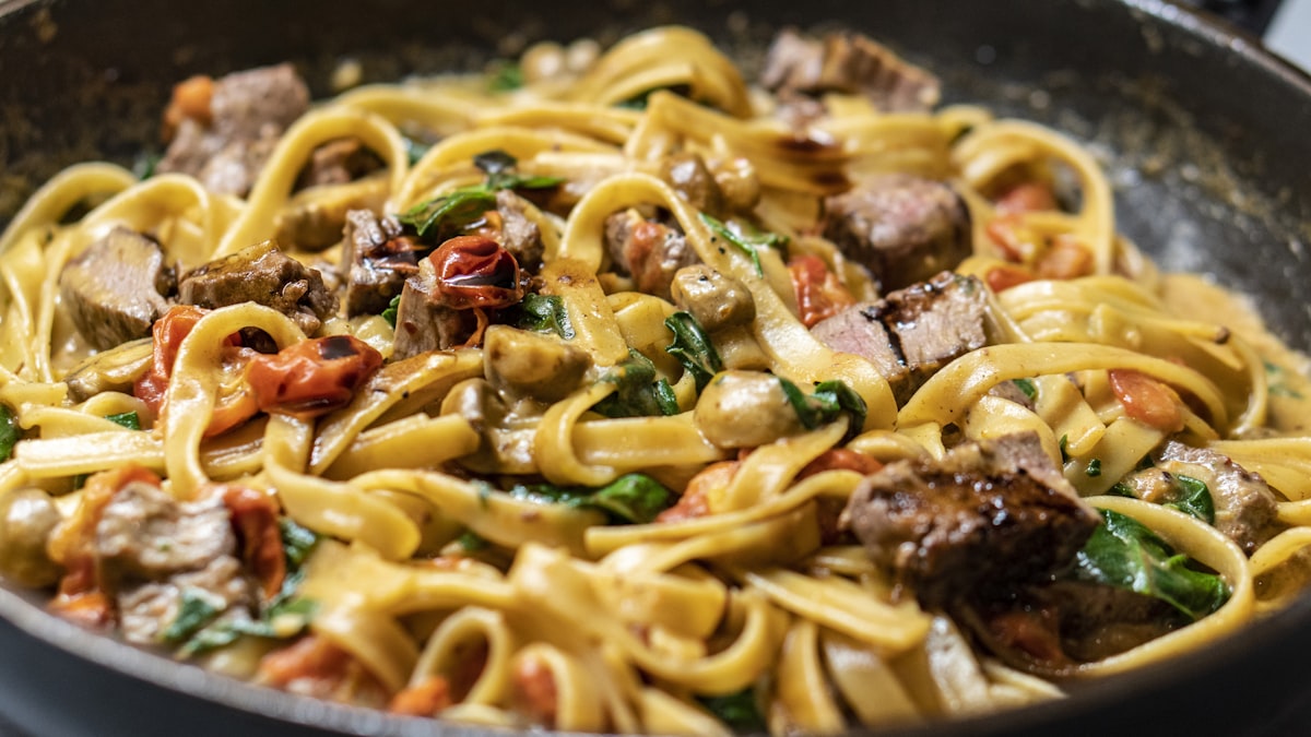 Non singole ricette, ma un modo condiviso di coltivare, cucinare e stare a tavola: è questo che l'UNESCO ha riconosciuto.